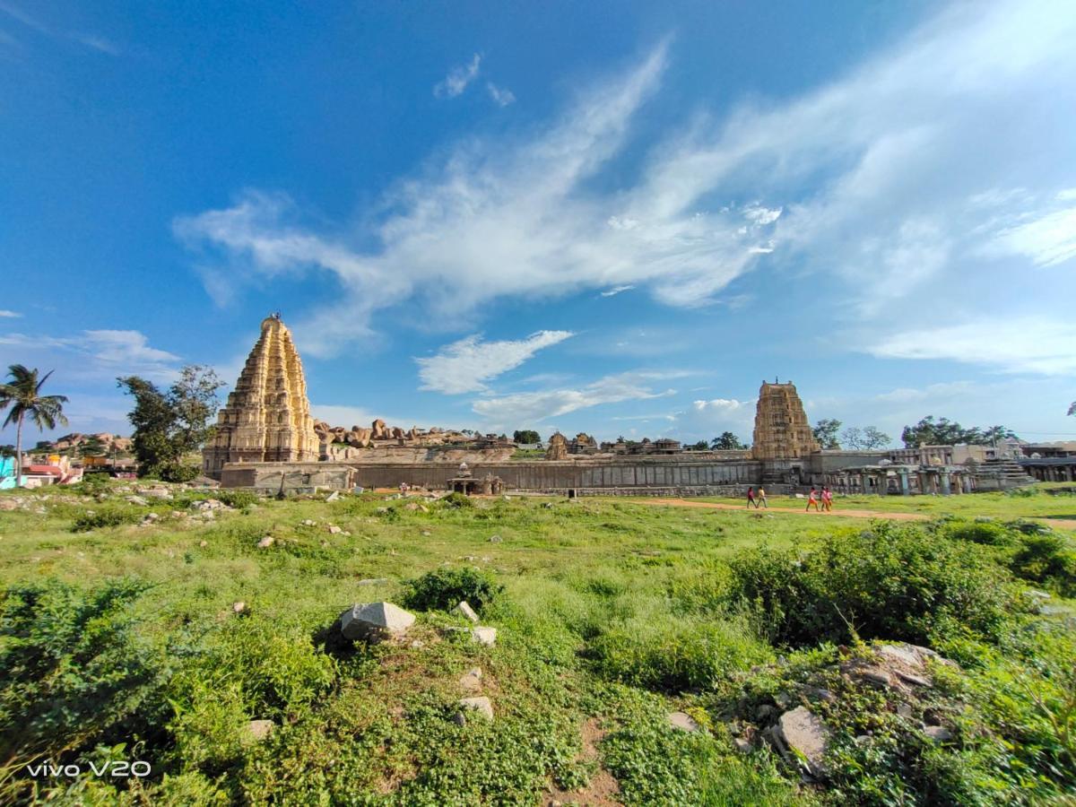 Srinivasa Homestay 亨比 外观 照片