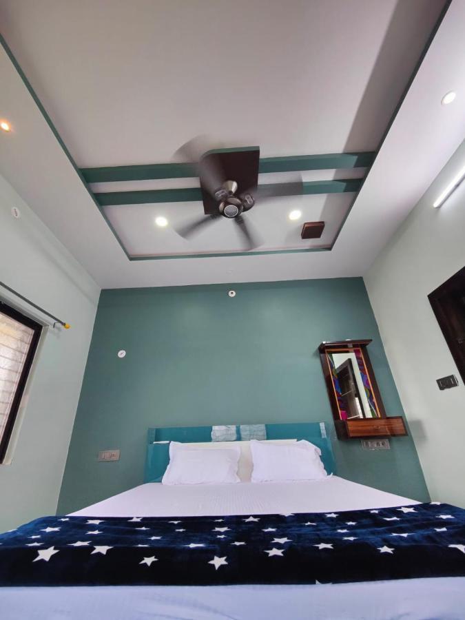 Srinivasa Homestay 亨比 外观 照片